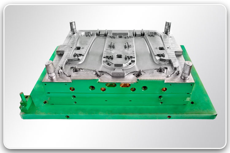 Molde de inyección de plástico para autopartes 1-2