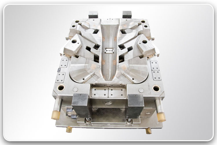 Molde de inyección de plástico para piezas de automóvil 3-1